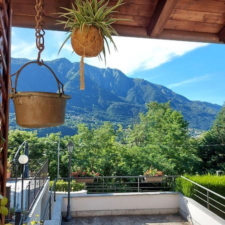 Casa Vacanza Il Glicine Casale Corte Cerro Exteriör bild