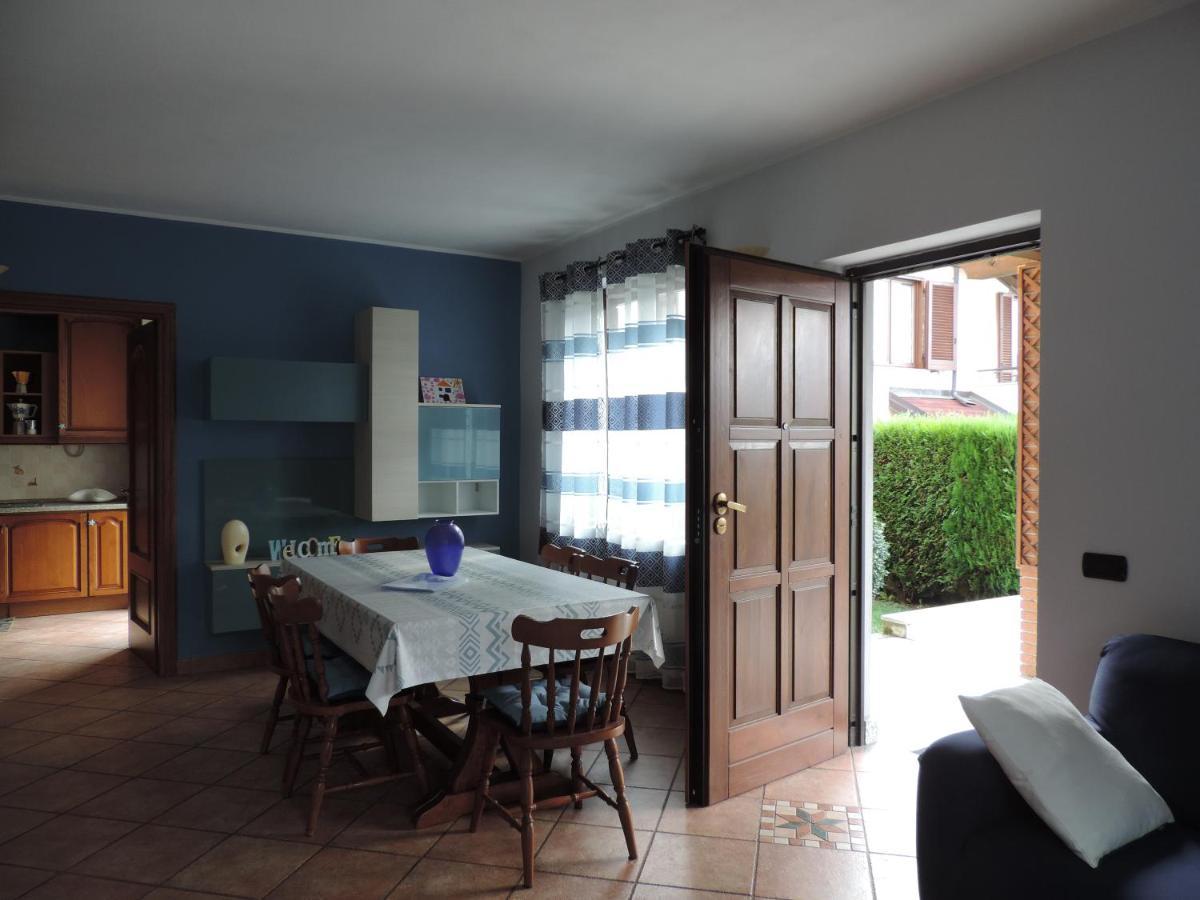 Casa Vacanza Il Glicine Casale Corte Cerro Exteriör bild